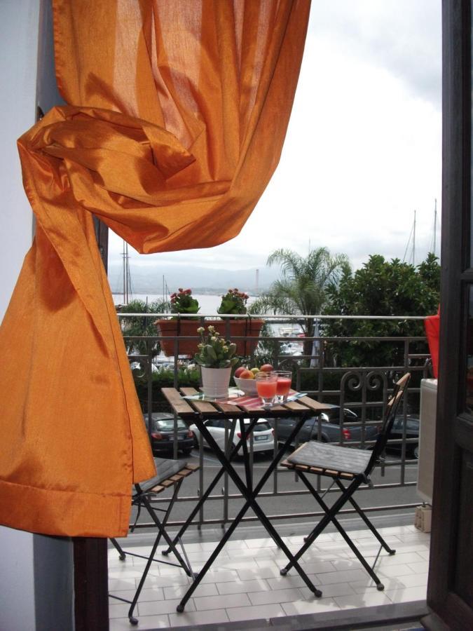 Bed& Breakfast Maredomus Hotel Milazzo Exterior photo