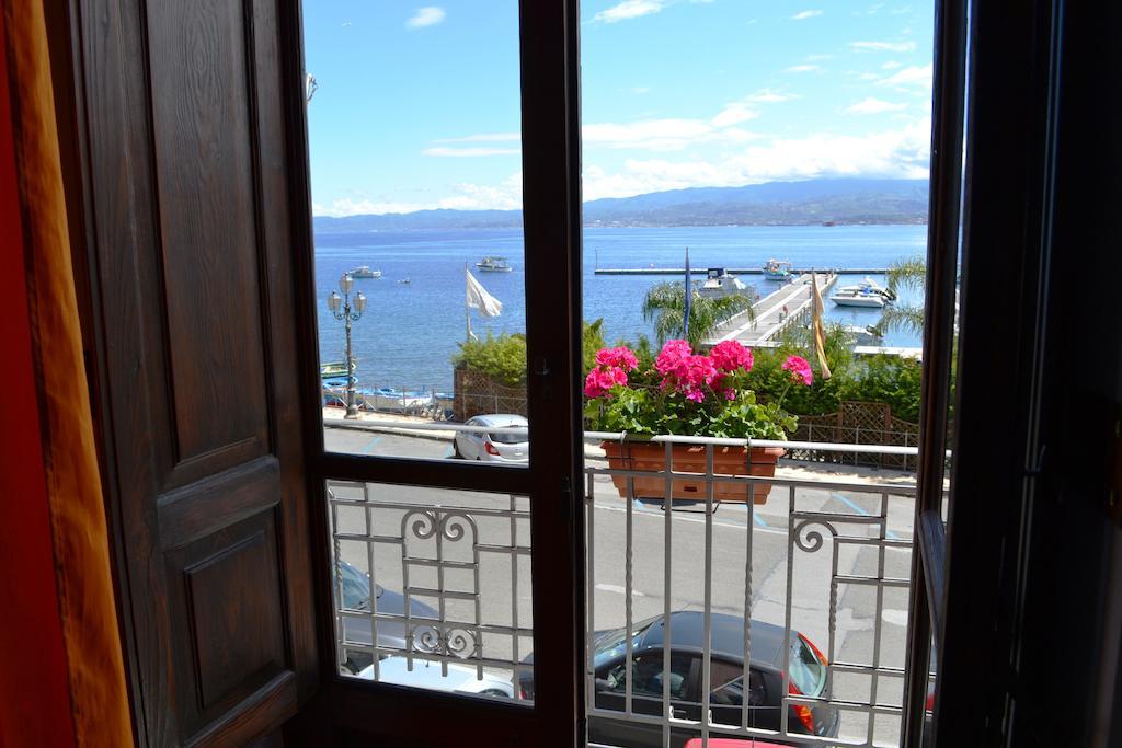 Bed& Breakfast Maredomus Hotel Milazzo Room photo