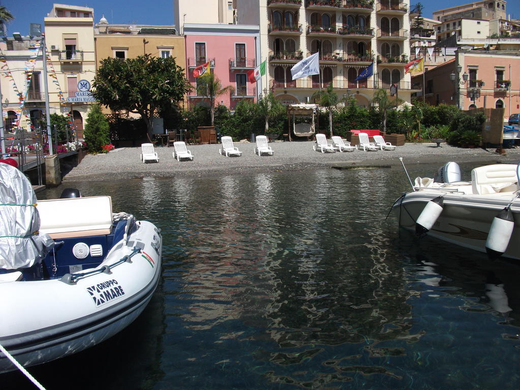 Bed& Breakfast Maredomus Hotel Milazzo Exterior photo