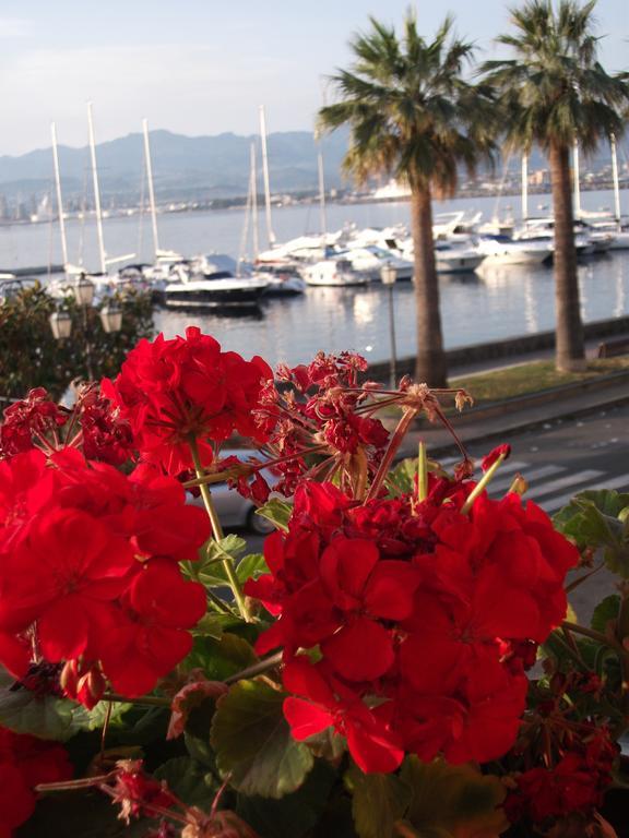 Bed& Breakfast Maredomus Hotel Milazzo Exterior photo