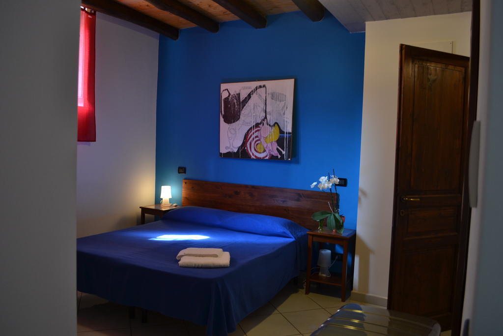 Bed& Breakfast Maredomus Hotel Milazzo Room photo