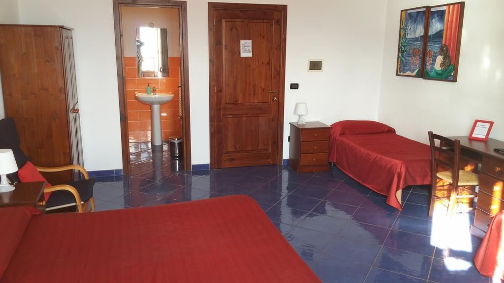 Bed& Breakfast Maredomus Hotel Milazzo Exterior photo